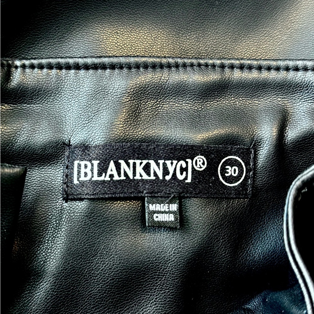 NWT Blank NYC Vegan Faux Leather Black Shorts - Picture 8 of 9